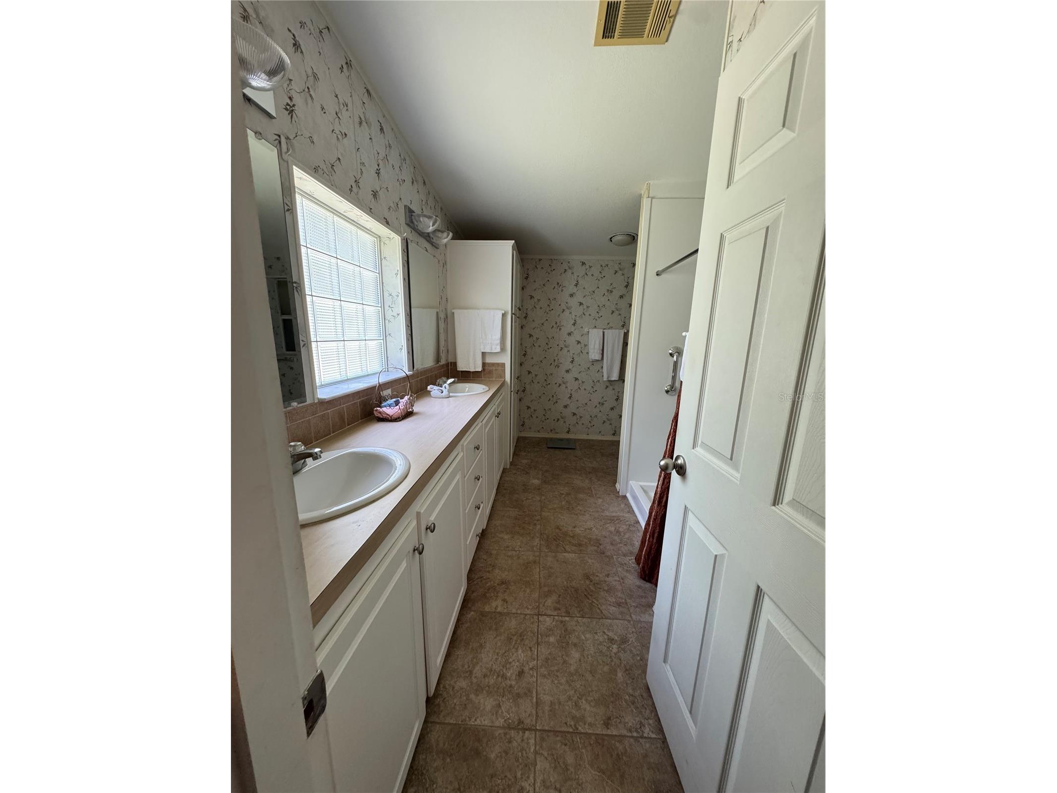 37437 Gill Avenue Zephyrhills FL 33541 TB8520048 image11