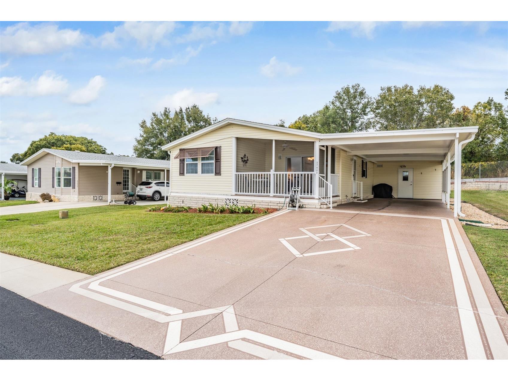 37443 Gill Avenue Zephyrhills FL 33541 TB8482374 image1