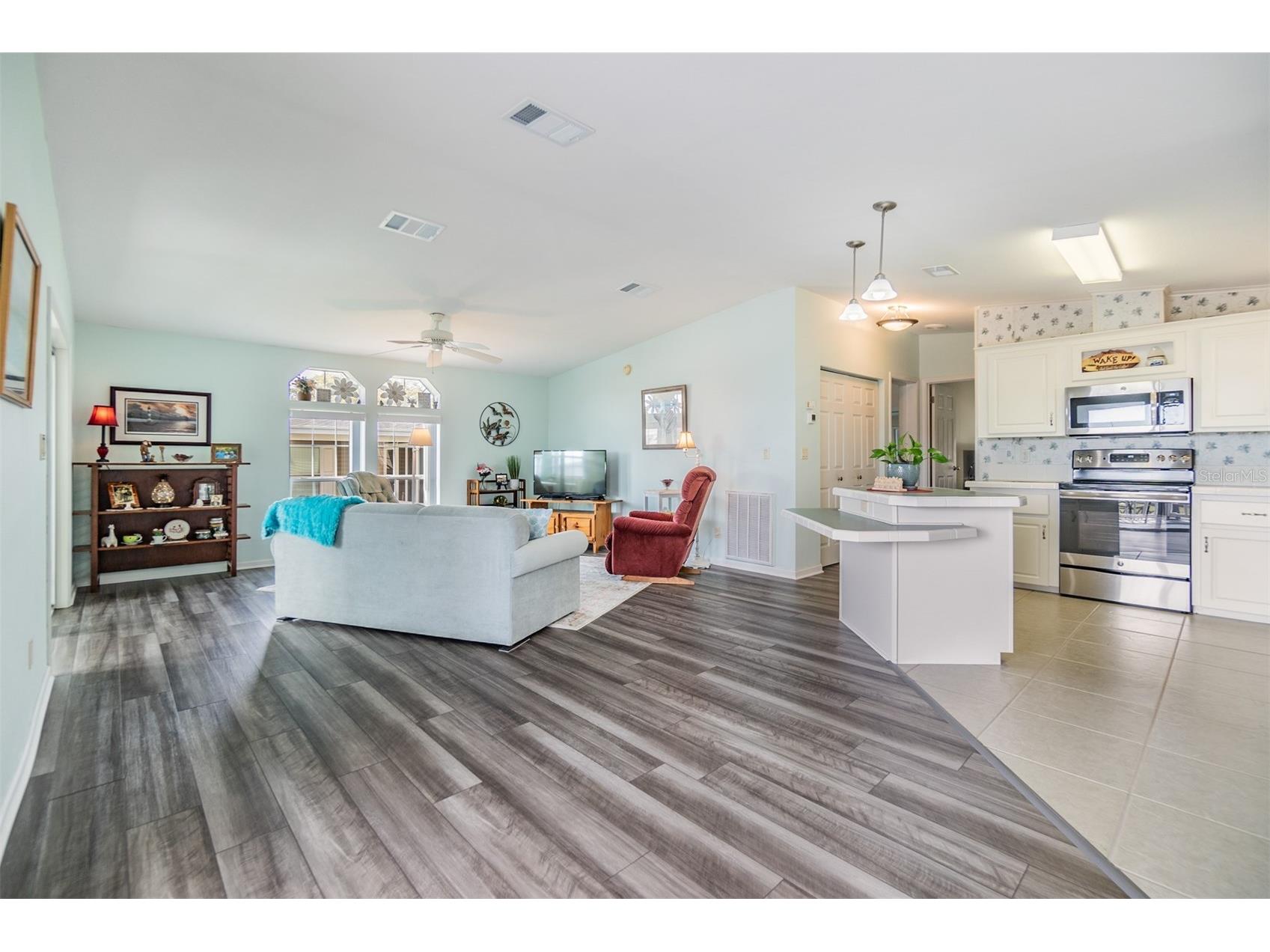 37443 Gill Avenue Zephyrhills FL 33541 TB8482374 image2