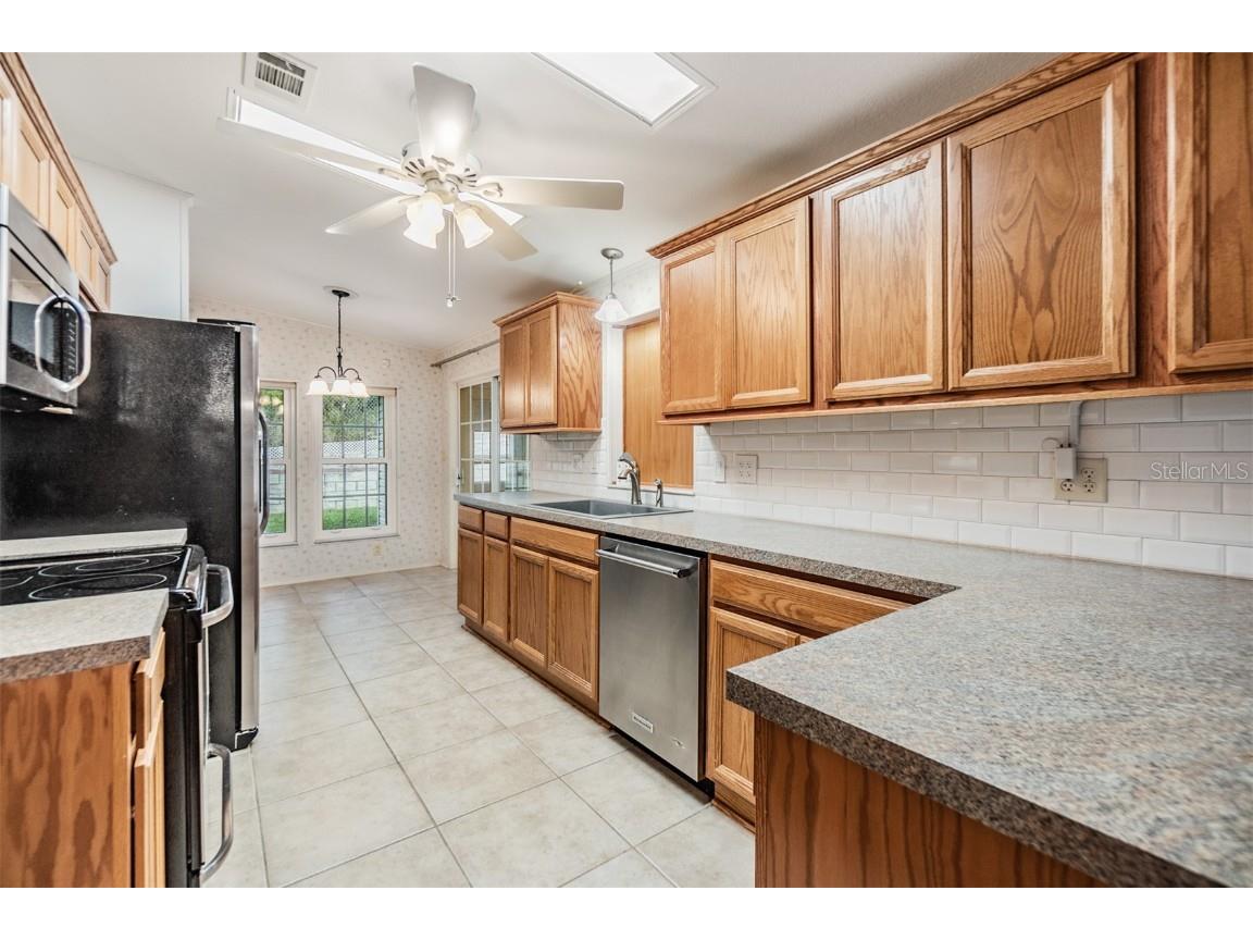 37449 Gill Avenue Zephyrhills FL 33541 TB8316194 image29