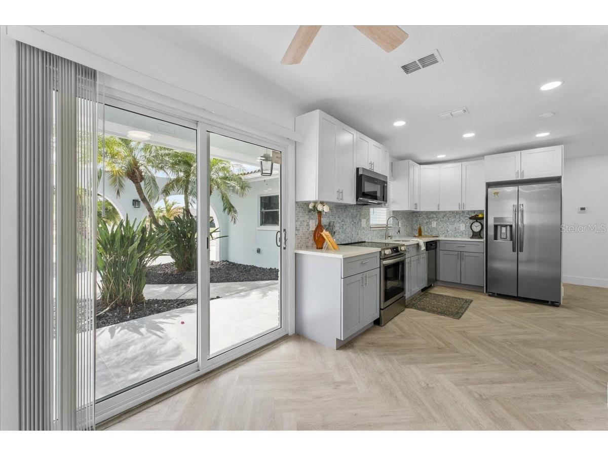 3747 Floramar Terrace New Port Richey FL 34652 TB8498698 image10