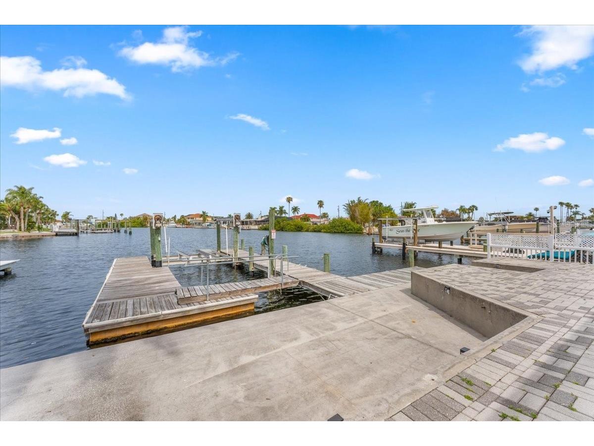 3747 Floramar Terrace New Port Richey FL 34652 TB8498698 image36