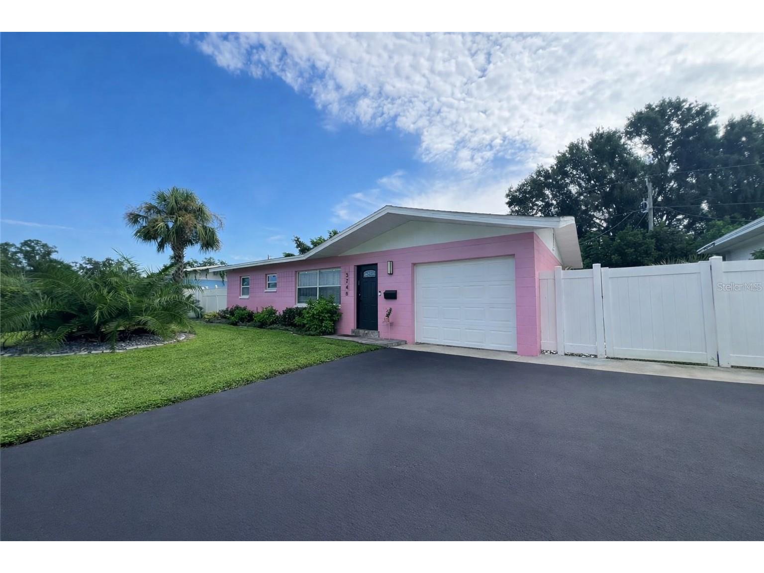 3748 Manatee Drive SE Saint Petersburg FL 33705 TB8520998 image1