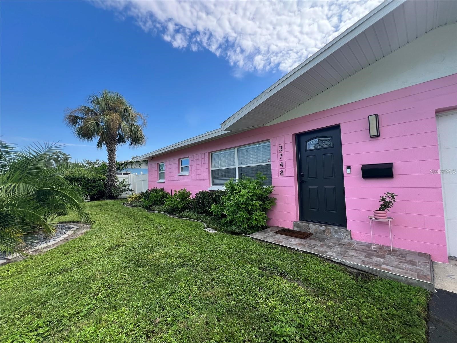 3748 Manatee Drive SE Saint Petersburg FL 33705 TB8520998 image2