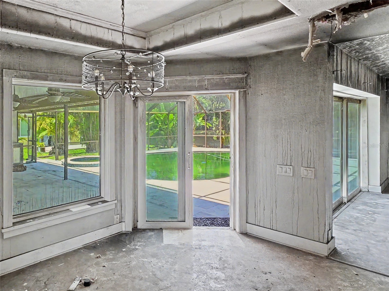 3749 Embassy Circle Palm Harbor FL 34685 TB8515844 image8