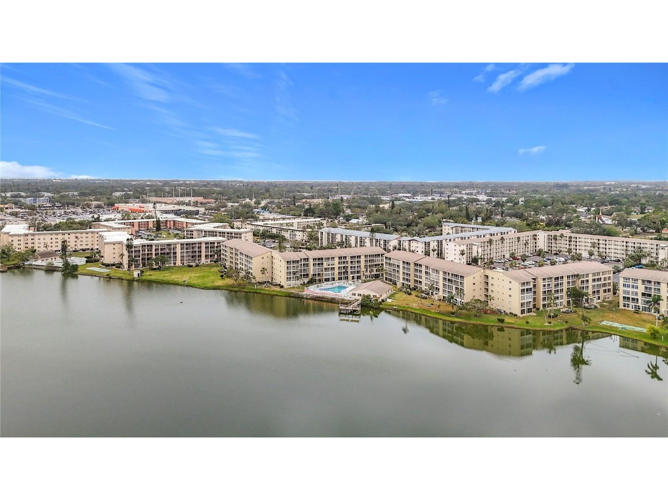 3749 Lake Bayshore Drive #303 Bradenton FL 34205 A4634559 image1