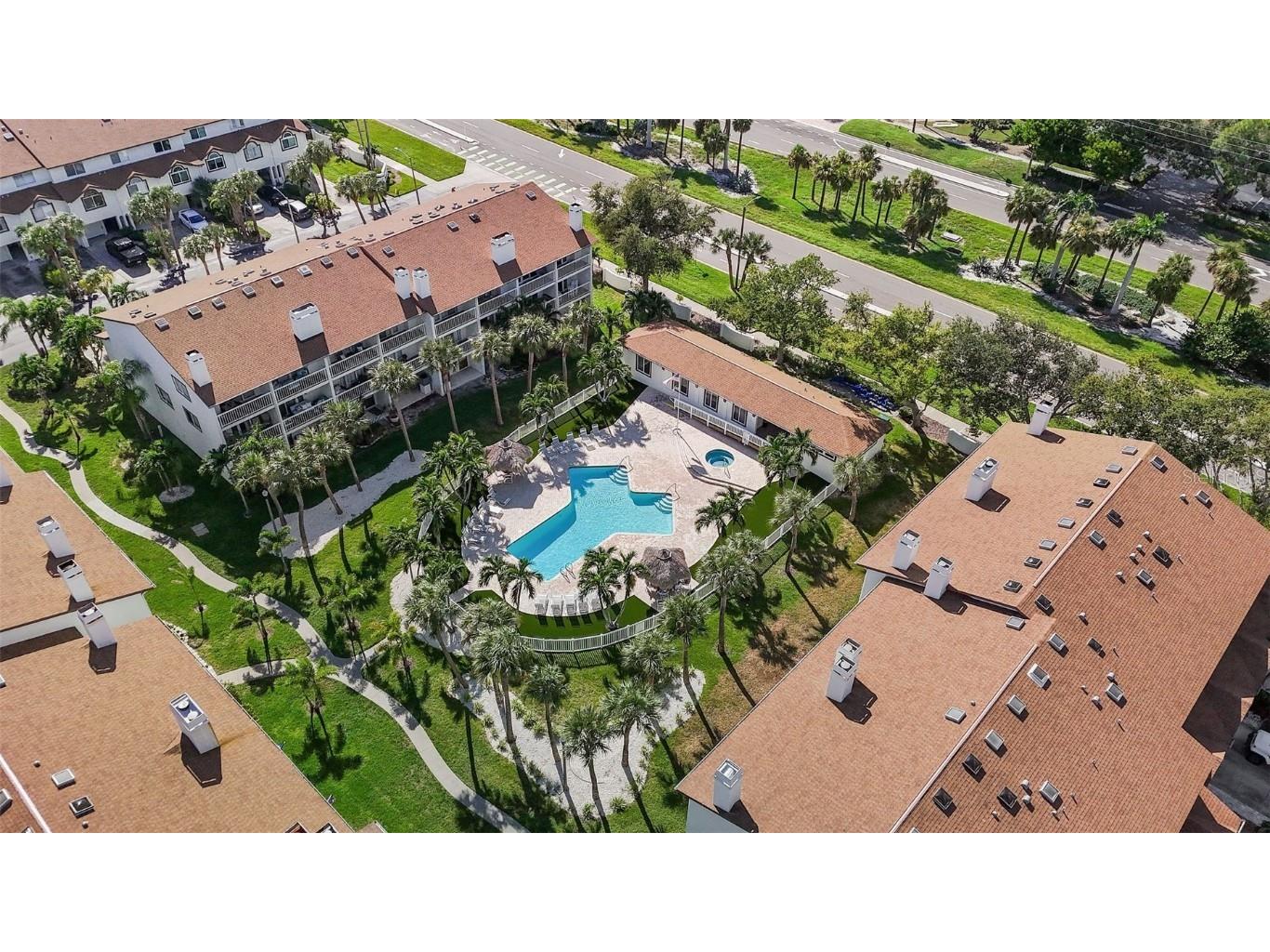 375 Madeira Circle Tierra Verde FL 33715 TB8433196 image2