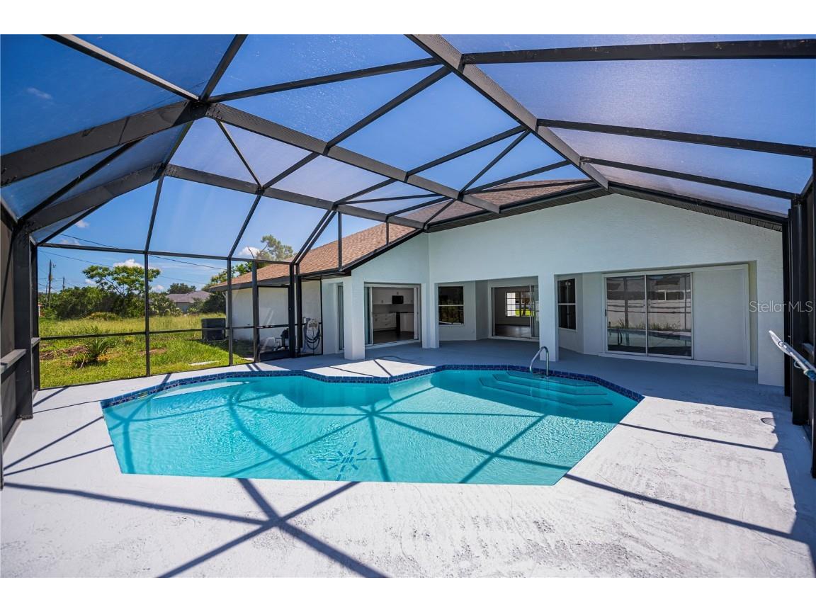 375 Waterside Street Port Charlotte FL 33954 C7512688 image2