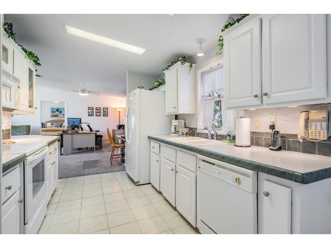 37508 Gill Avenue Zephyrhills FL 33541 TB8351567 image3