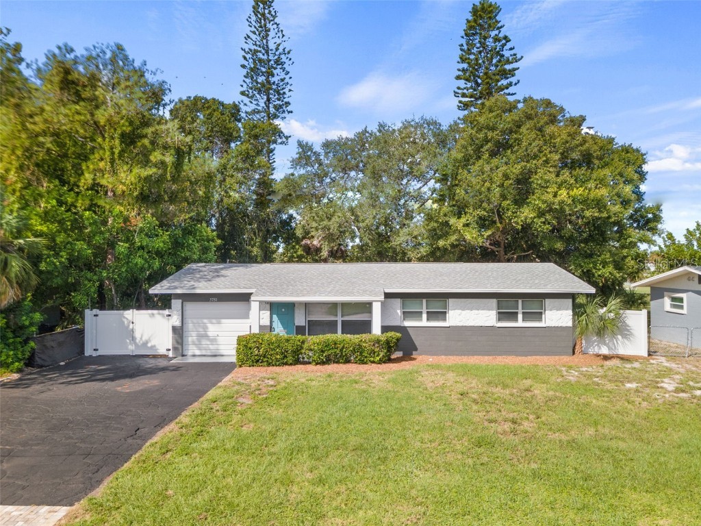 3751 Manatee Drive SE Saint Petersburg FL 33705 - BIG BAYOU U8216253 image1