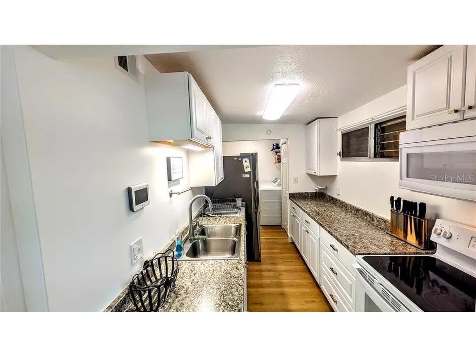 3751 Papai Drive Sarasota FL 34232 A4666262 image3