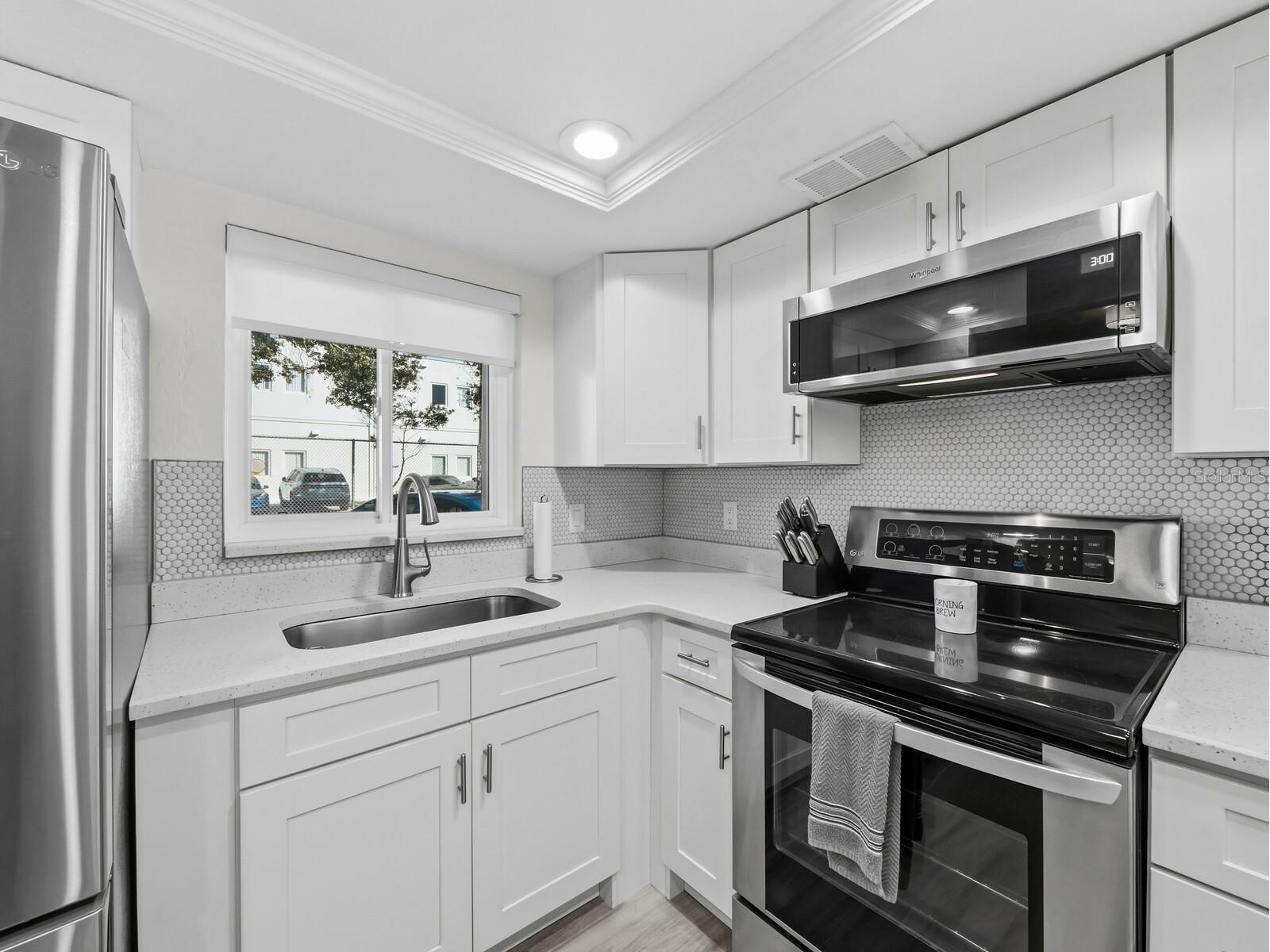 3751 S School Avenue #11 Sarasota FL 34239 A4683405 image11