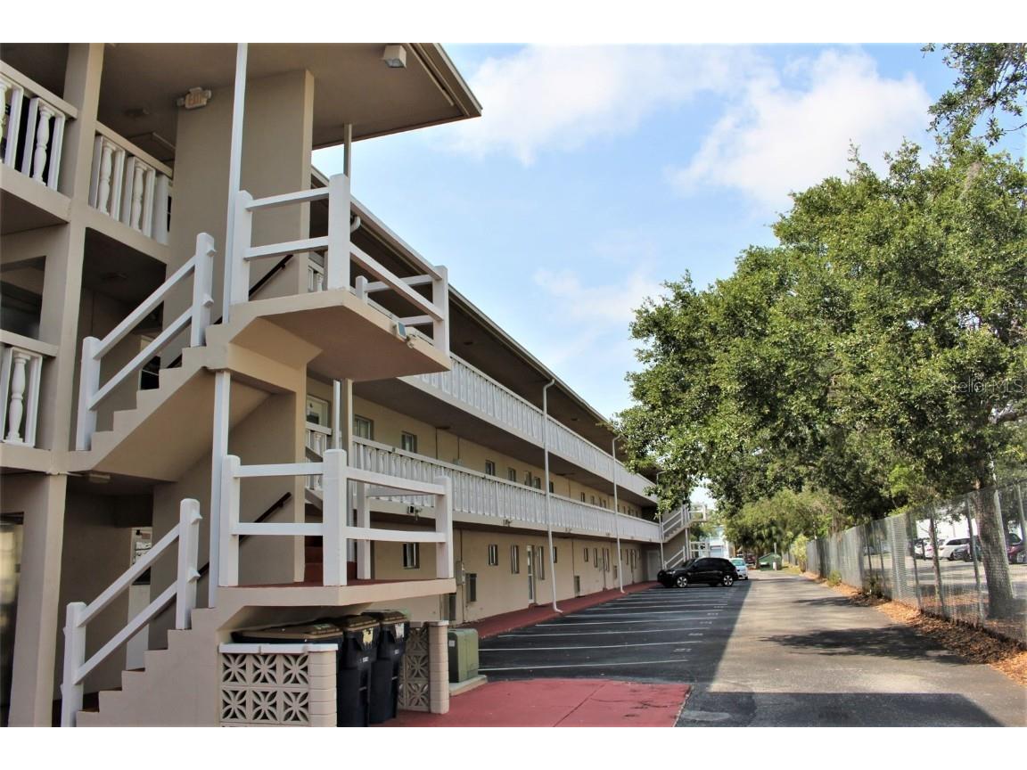 3751 S School Avenue #17 Sarasota FL 34239 A4568810 image1