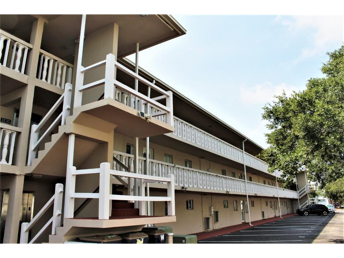 3751 S School Avenue #18 Sarasota FL 34239 A4568842 image1