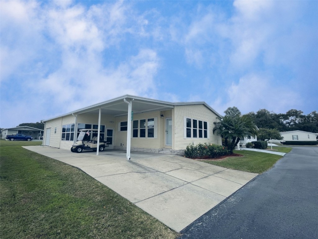 37516 Campo Avenue Zephyrhills FL 33541 U8226132 image1