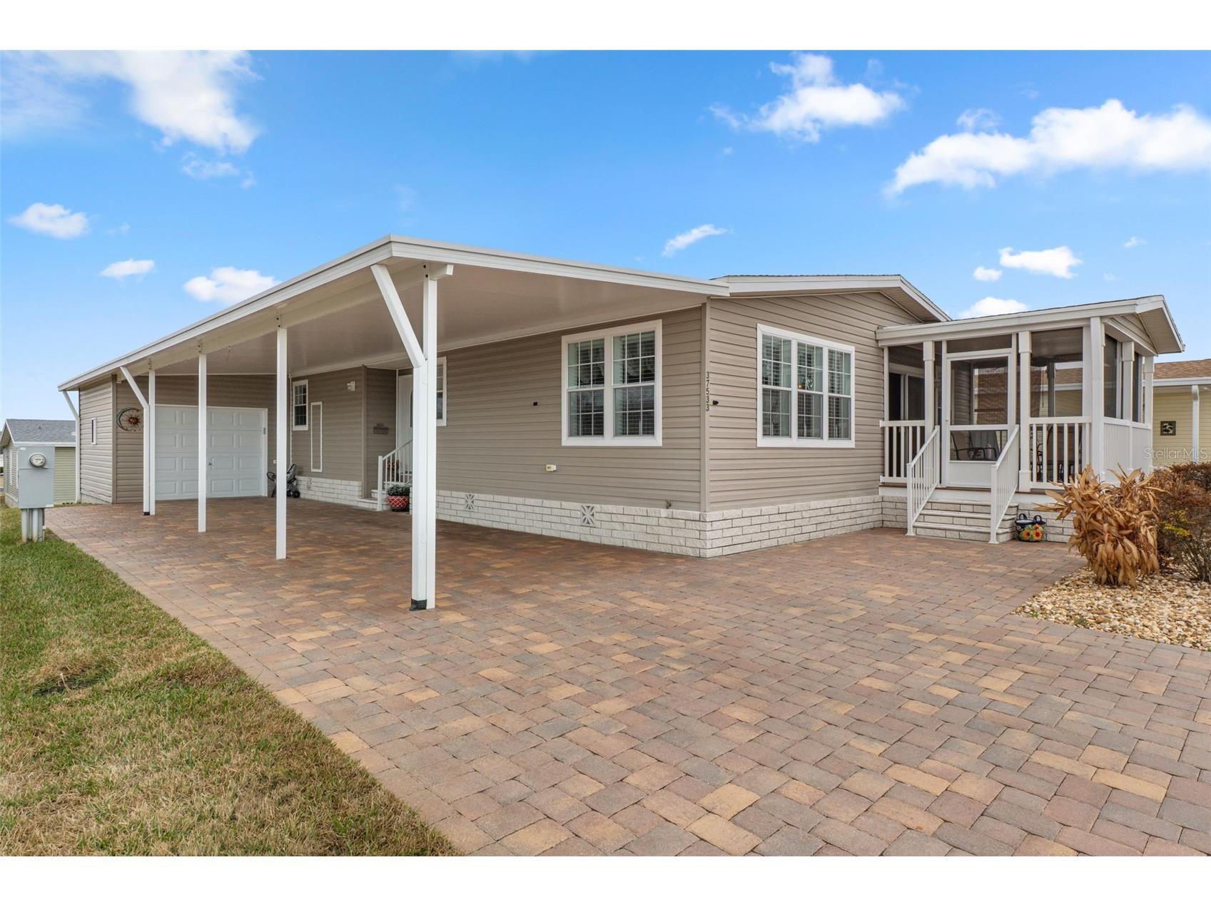 37533 Gill Avenue Zephyrhills FL 33541 TB8478007 image1