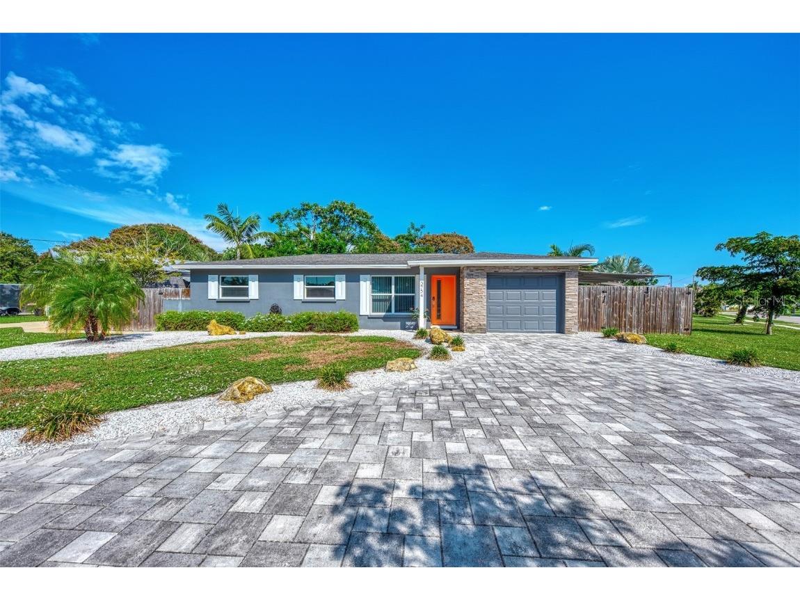 3754 Bali Drive Sarasota FL 34232 A4582039 image1