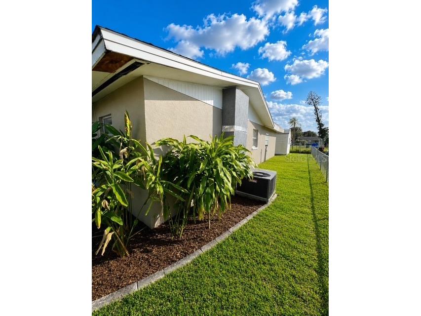 3756 Edison Avenue Fort Myers FL 33916 O6424272 image2