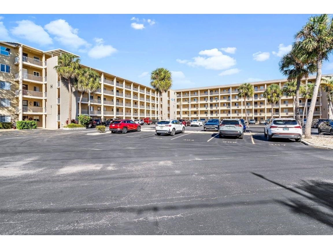 3757 Lake Bayshore Drive #307H Bradenton FL 34205 A4622996 image1