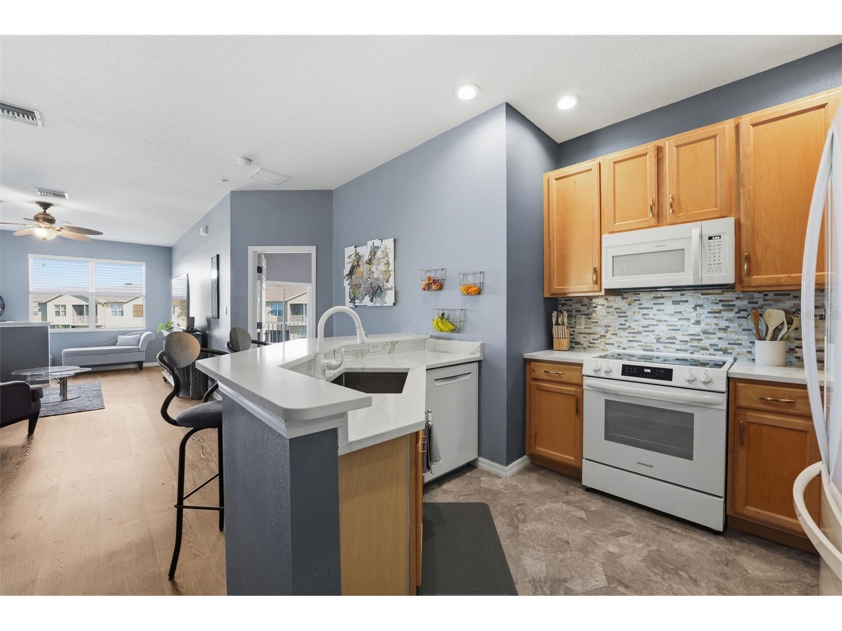 3758 Parkridge Circle #24-201 Sarasota FL 34243 A4685805 image14