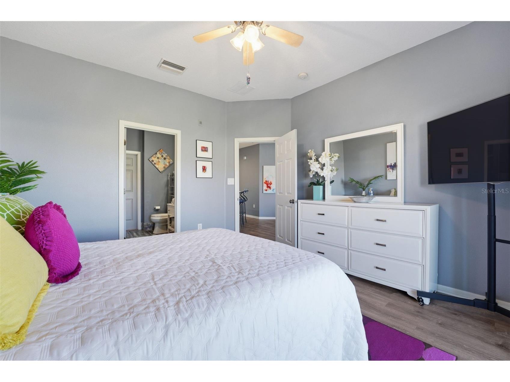 3758 Parkridge Circle #24-201 Sarasota FL 34243 A4685805 image17