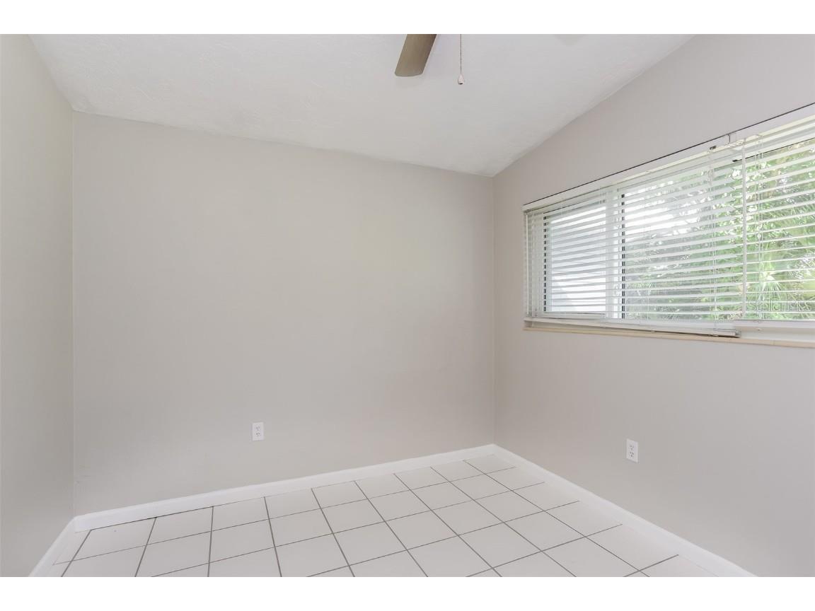 3759 Saint Charles Circle Sarasota FL 34233 O6235318 image13