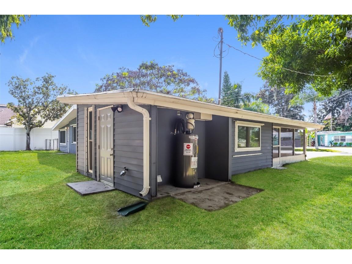 3759 Saint Charles Circle Sarasota FL 34233 O6235318 image16