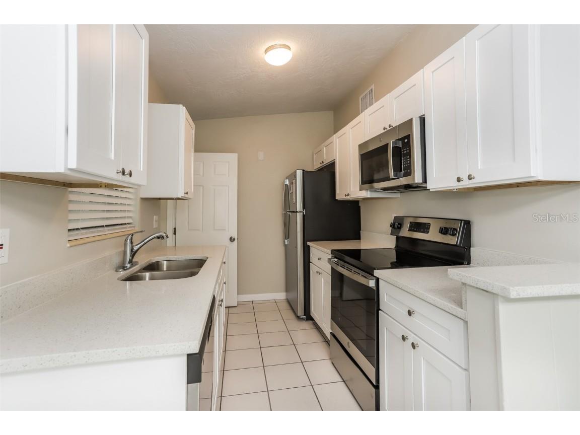 3759 Saint Charles Circle Sarasota FL 34233 O6235318 image7