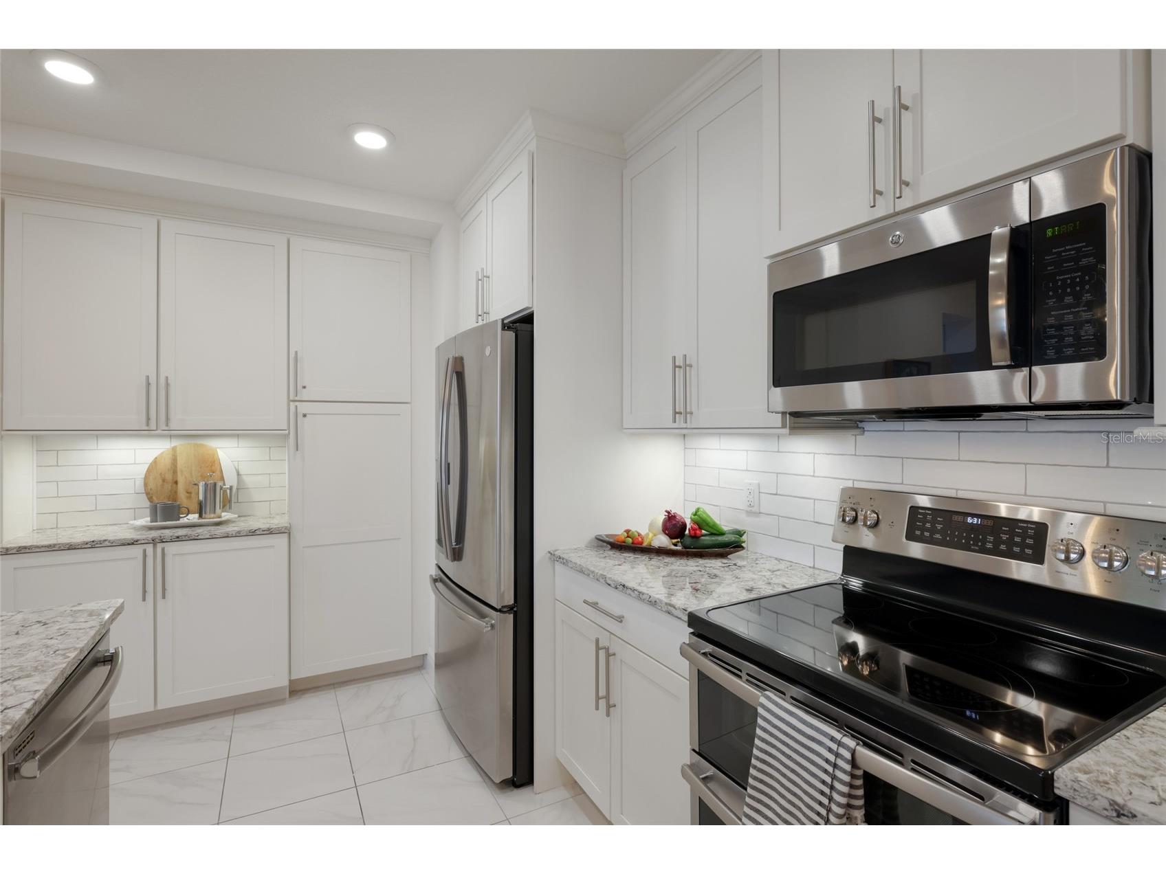 376 Aruba Circle #203 Bradenton FL 34209 A4684257 image13
