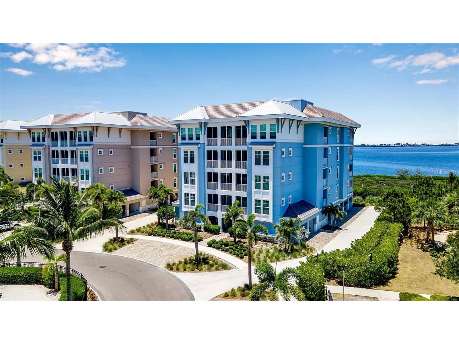 376 Aruba Circle #301 Bradenton FL 34209 A4688563 image1