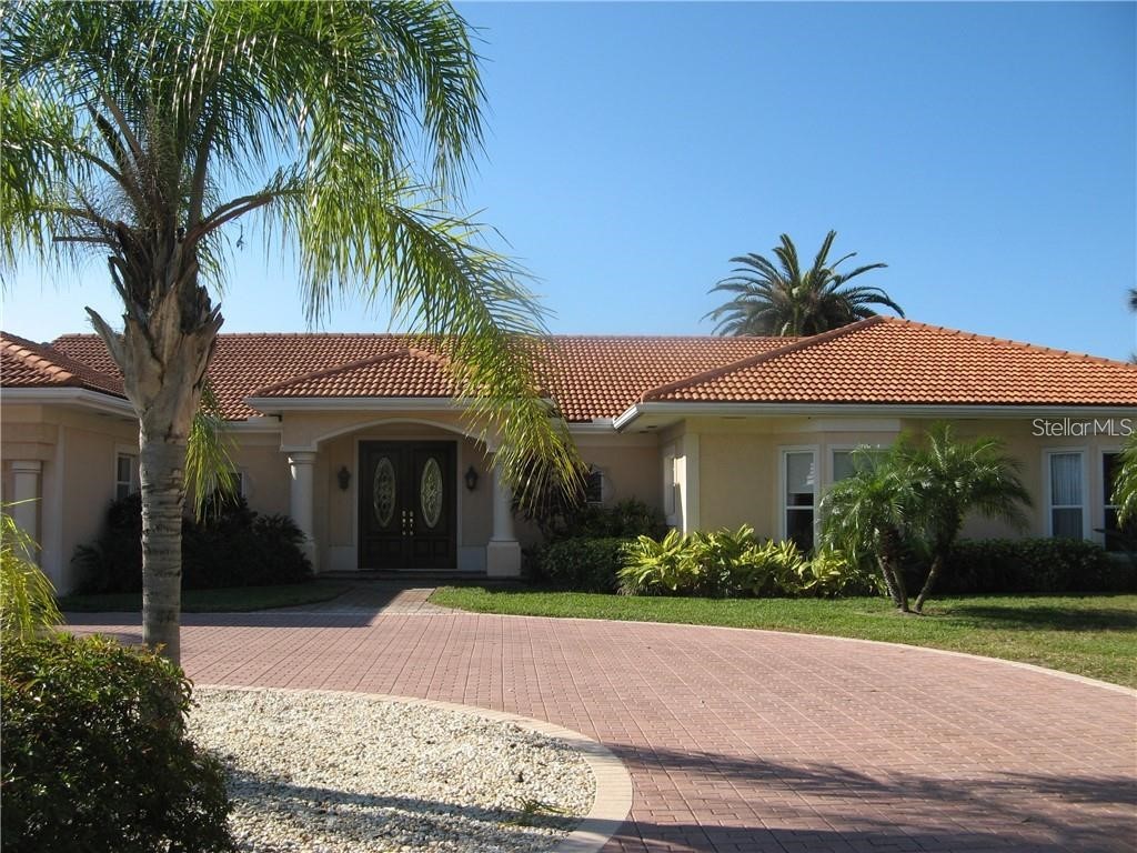 376 W Royal Flamingo Drive Sarasota FL 34236 A4591552 image1