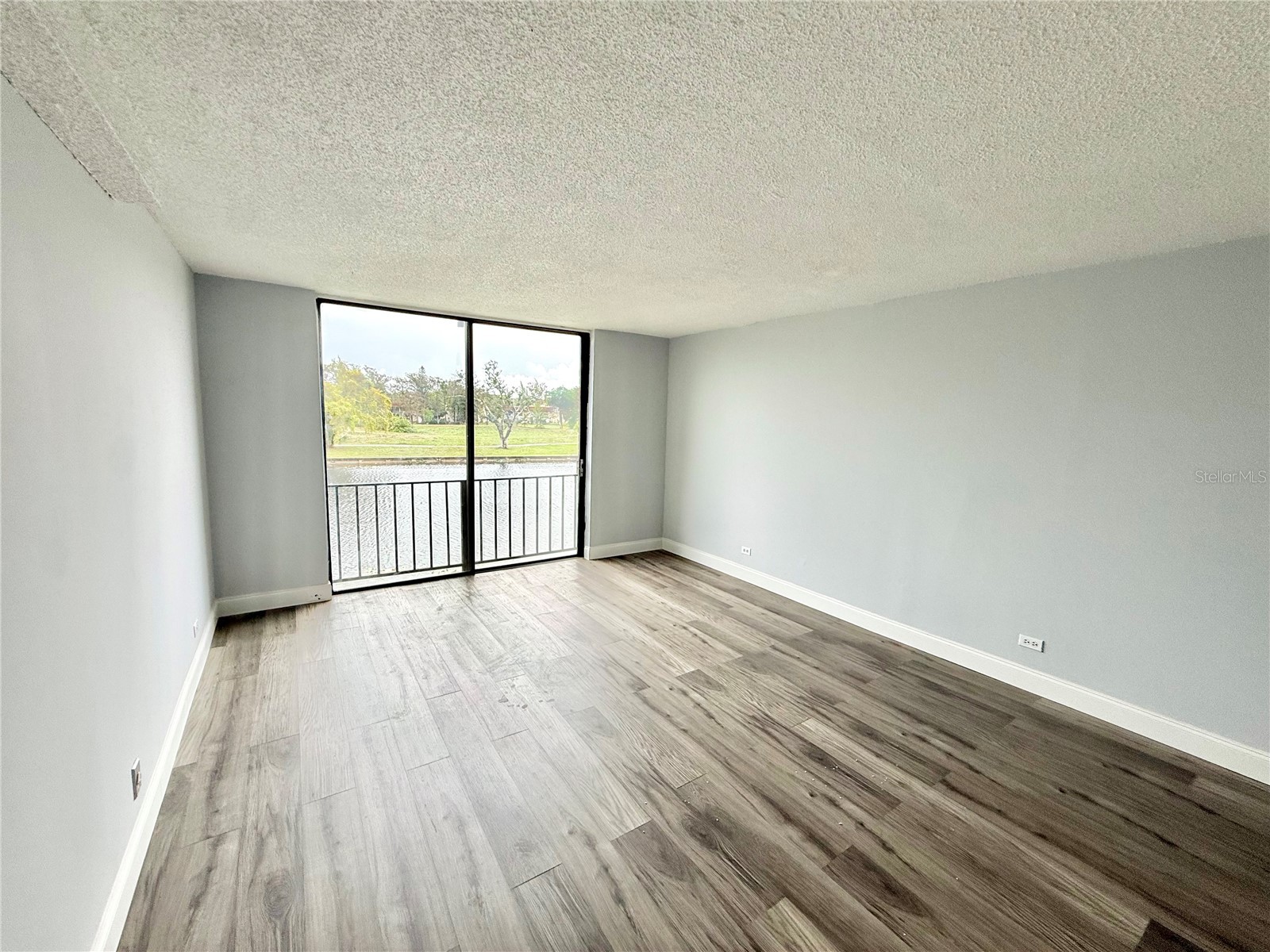 3760 Inverrary Drive #2M Lauderhill FL 33319 - MIDDLE RIVER CANAL GC538942 image3