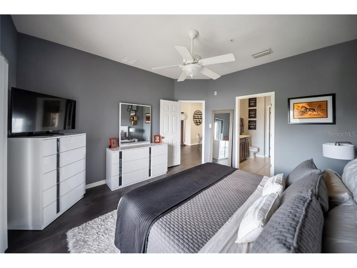 3760 Parkridge Circle #23-204 Sarasota FL 34243 A4674270 image20