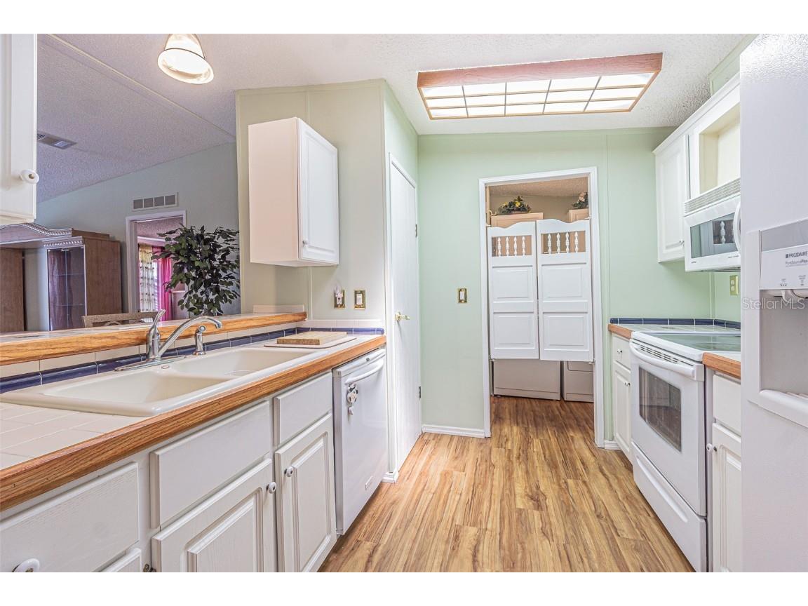 37607 Neukom Avenue Zephyrhills FL 33541 T3521400 image3