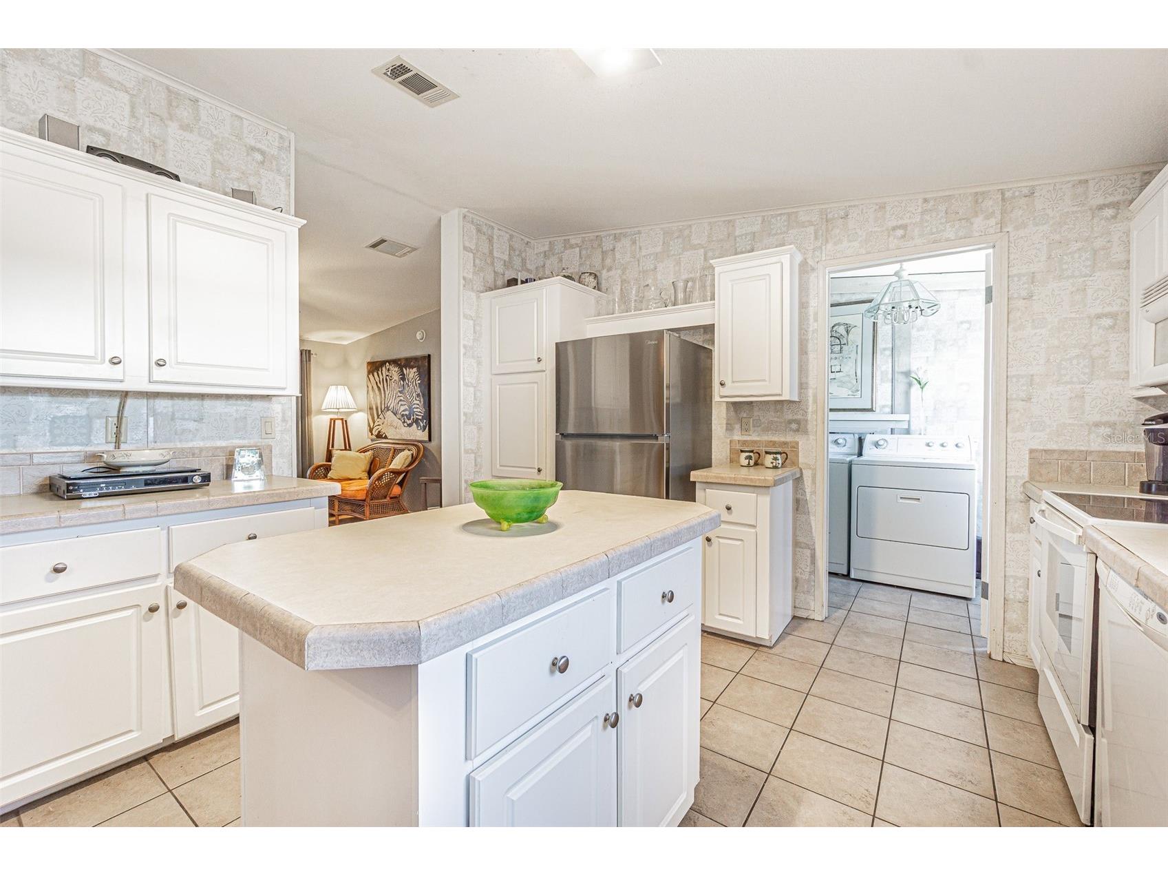 37627 Lorena Avenue Zephyrhills FL 33541 TB8497011 image3