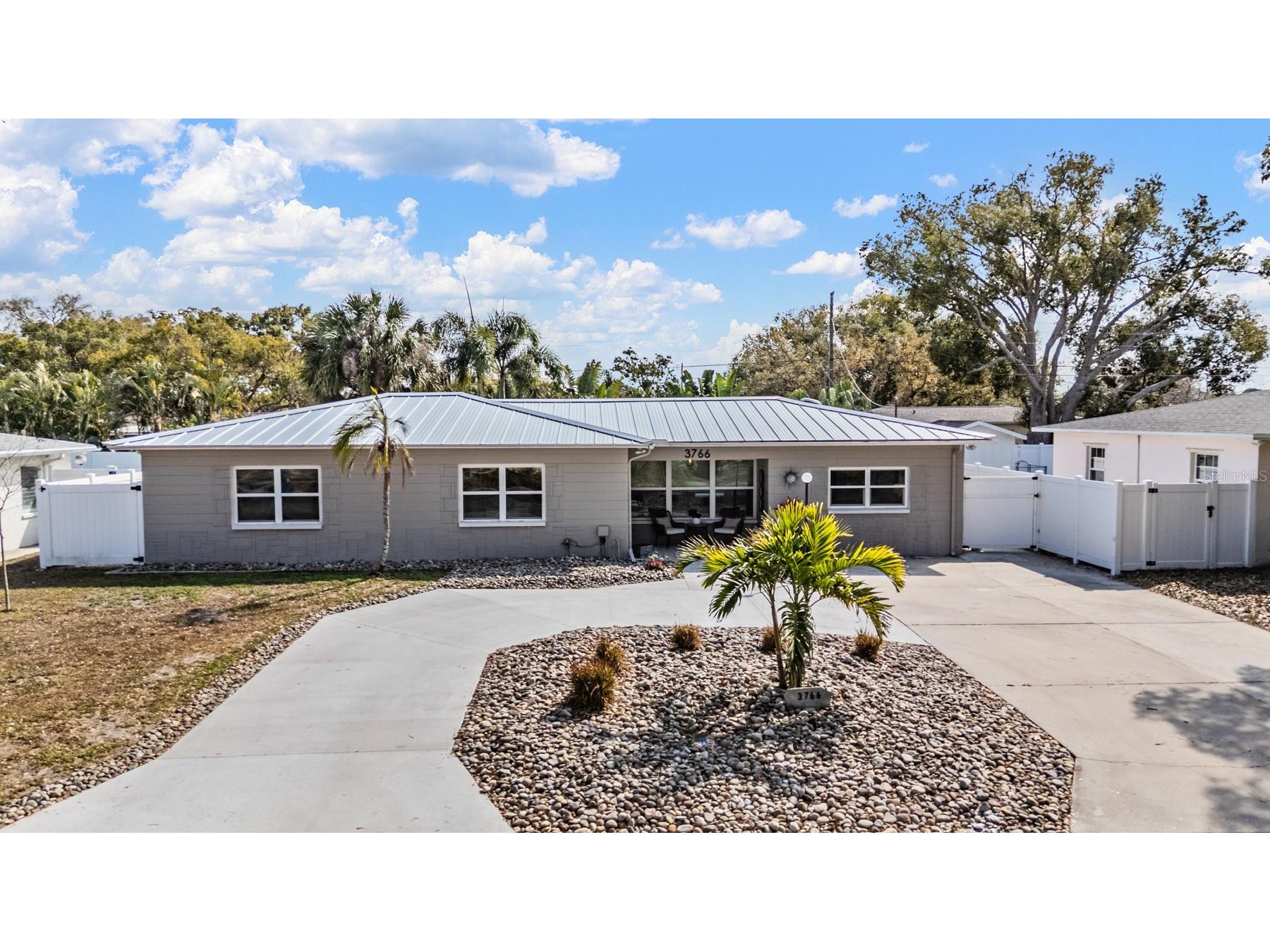 3766 24th Avenue N Saint Petersburg FL 33713 TB8469158 image1