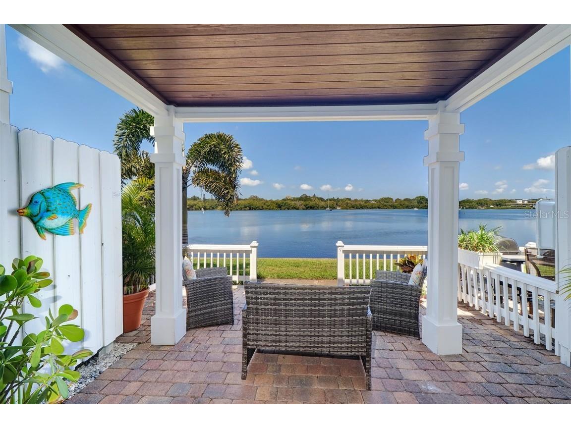 3767 Pompano Drive SE Saint Petersburg FL 33705 U8242374 image1