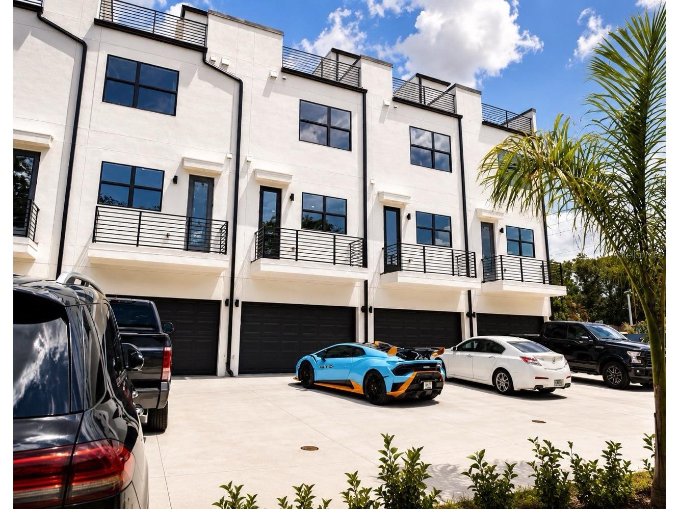 377 13th St N Saint Petersburg FL 33705 TB8470645 image24