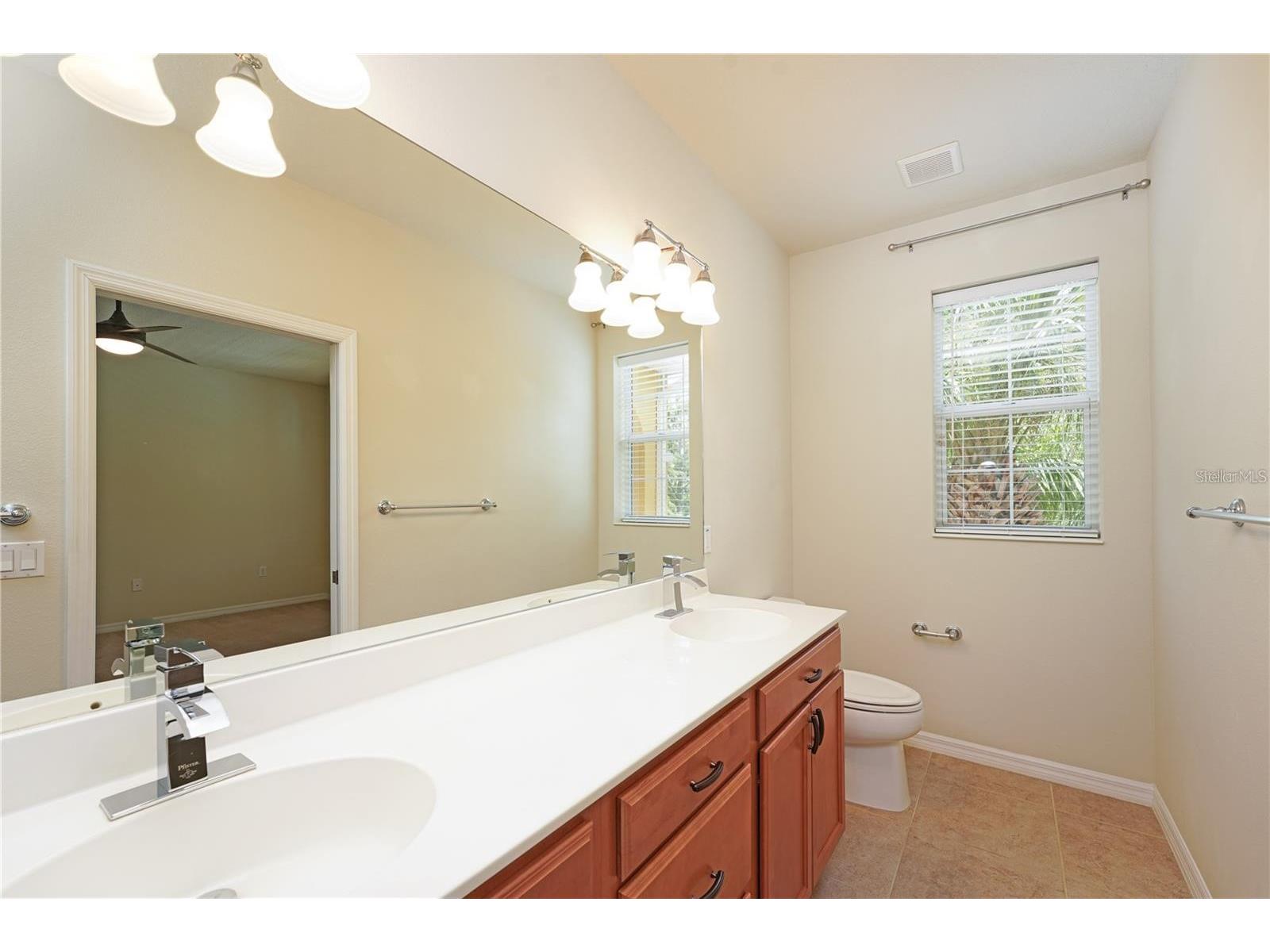 3770 82nd Avenue Circle E #103 Sarasota FL 34243 A4684998 image23