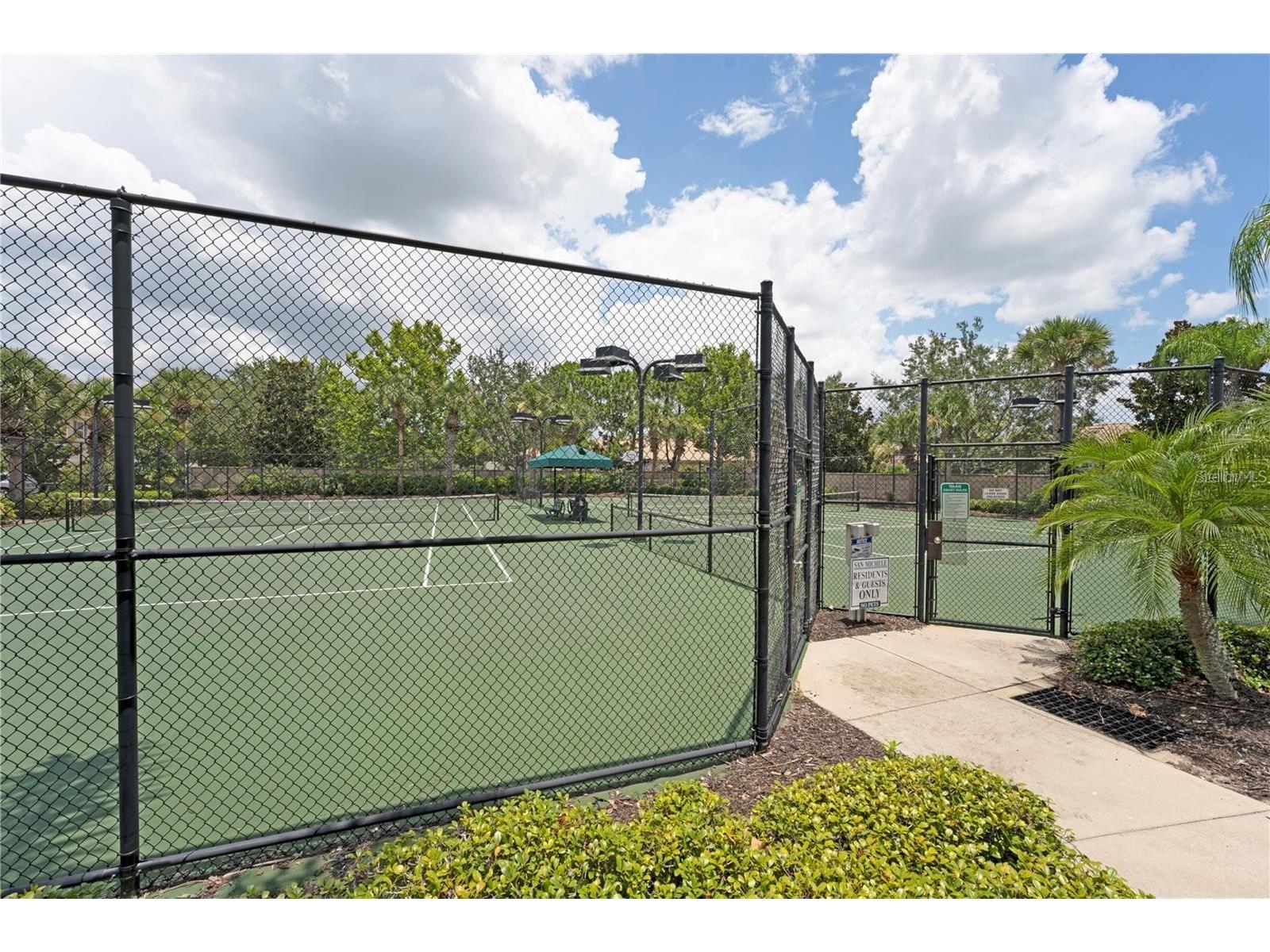 3770 82nd Avenue Circle E #103 Sarasota FL 34243 A4684998 image7