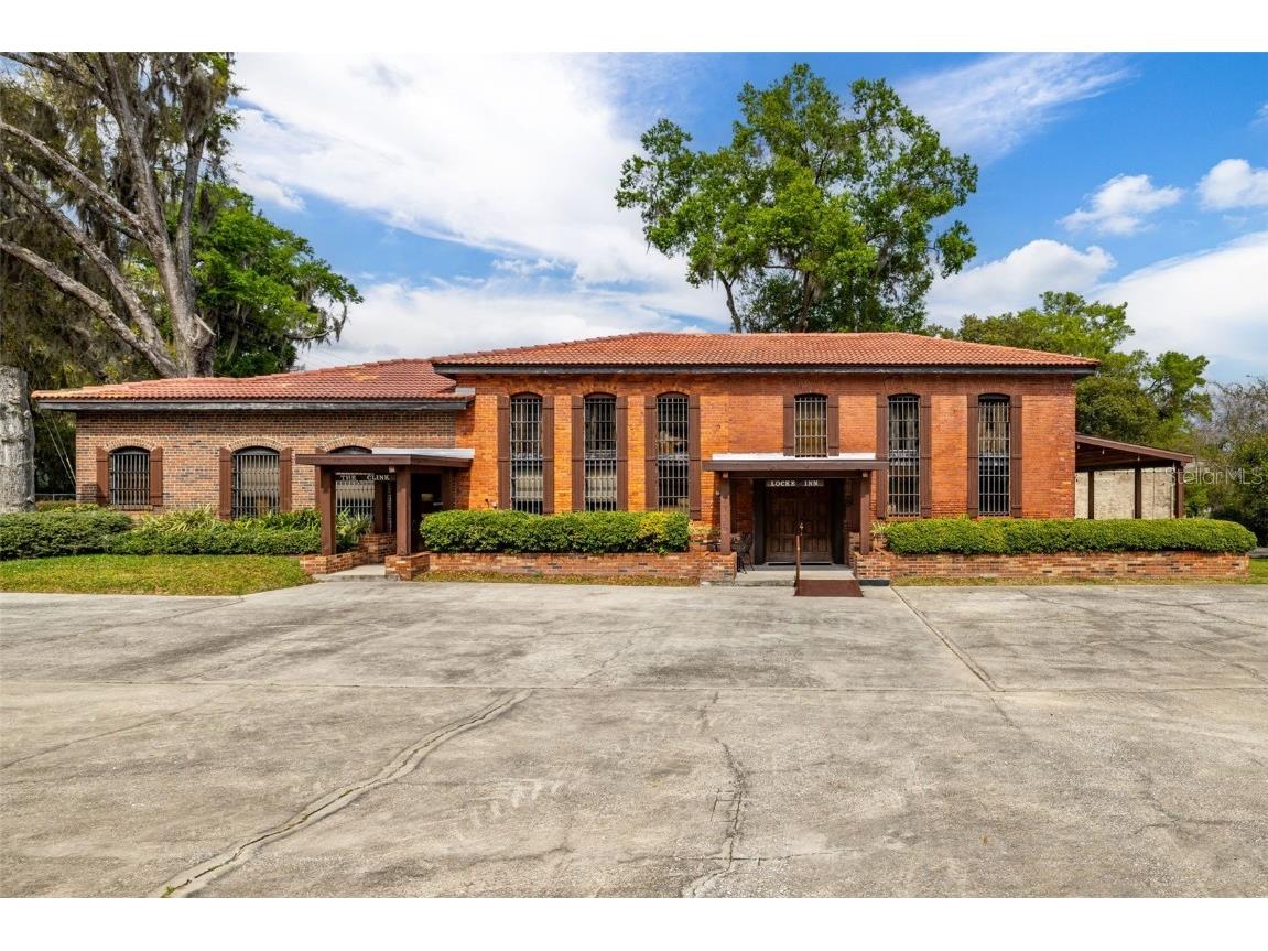 37731 Robinson Avenue Dade City FL 33523 TB8409895 image1