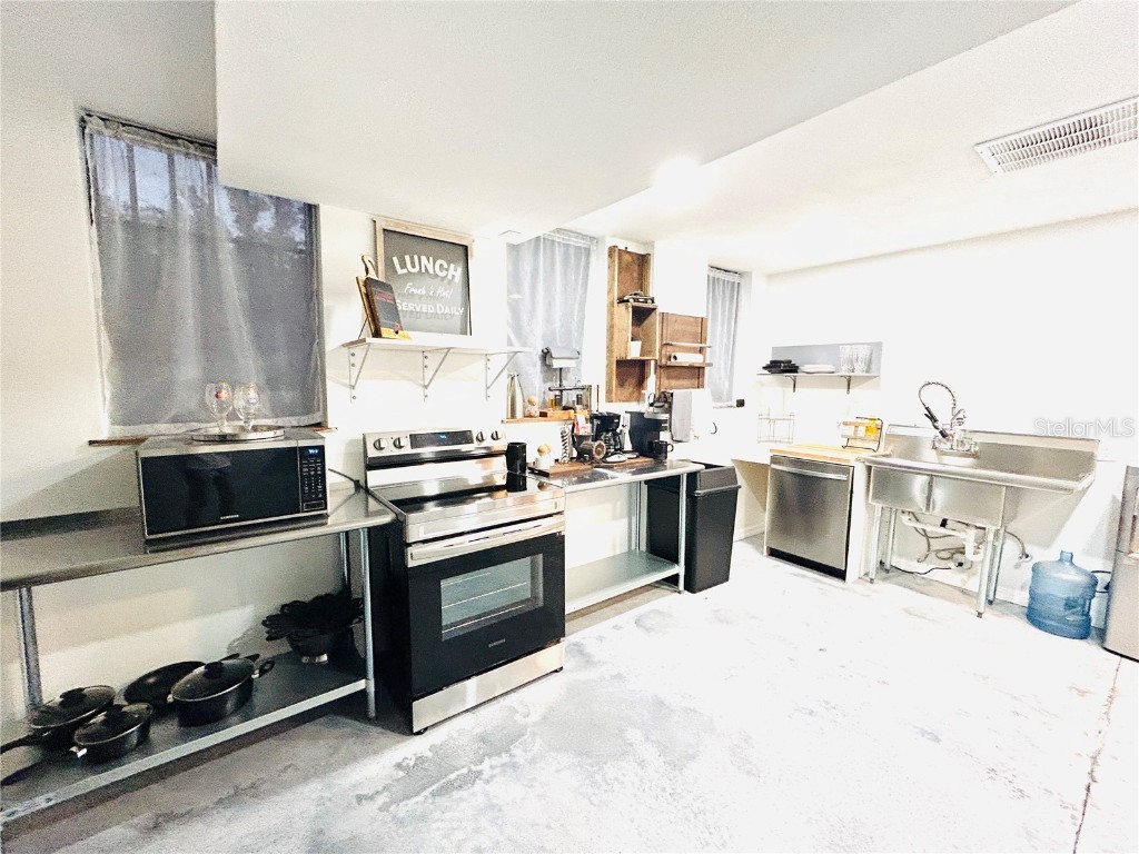 37731 Robinson Avenue Dade City FL 33523 TB8409895 image7