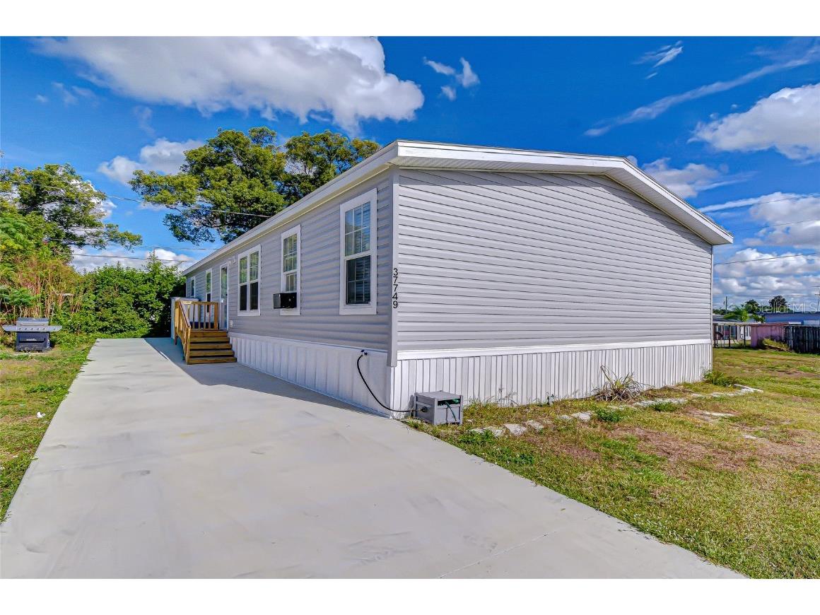 37749 Geiger Road Zephyrhills FL 33542 TB8452946 image2