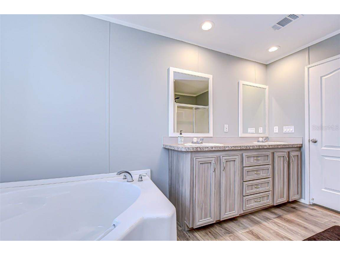 37749 Geiger Road Zephyrhills FL 33542 TB8452946 image25