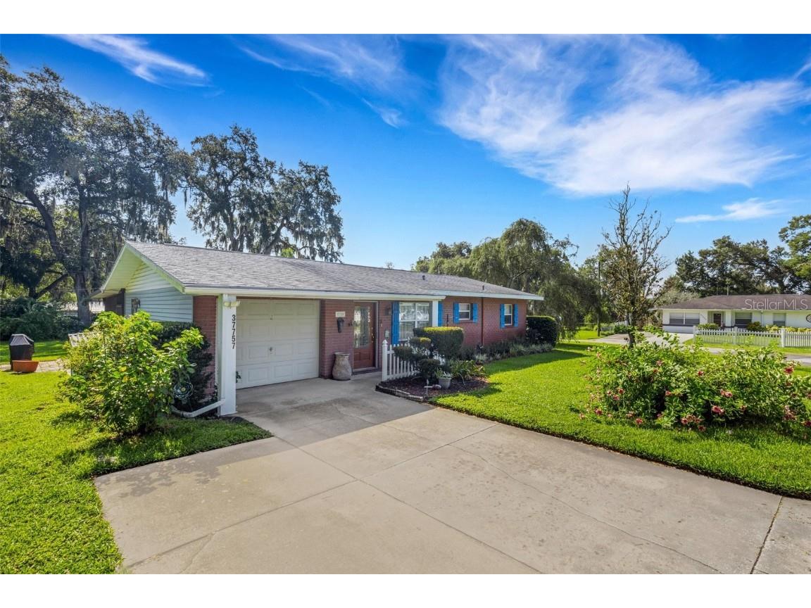 37757 Hart Circle Zephyrhills FL 33542 U8250154 image1