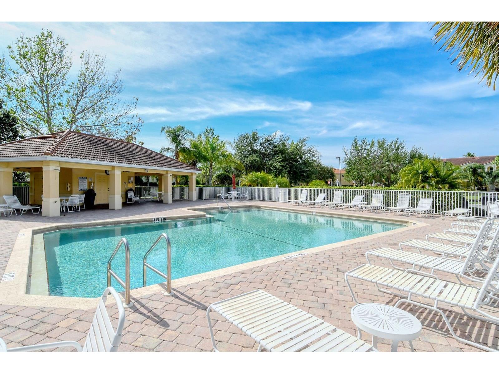 3776 82nd Avenue Circle E #103 Sarasota FL 34243 A4674281 image35