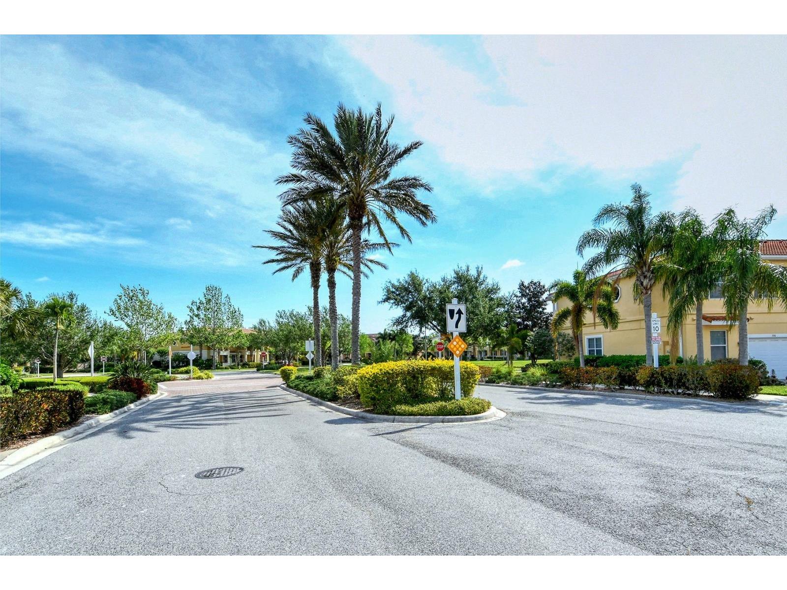 3776 82nd Avenue Circle E #103 Sarasota FL 34243 A4674281 image41