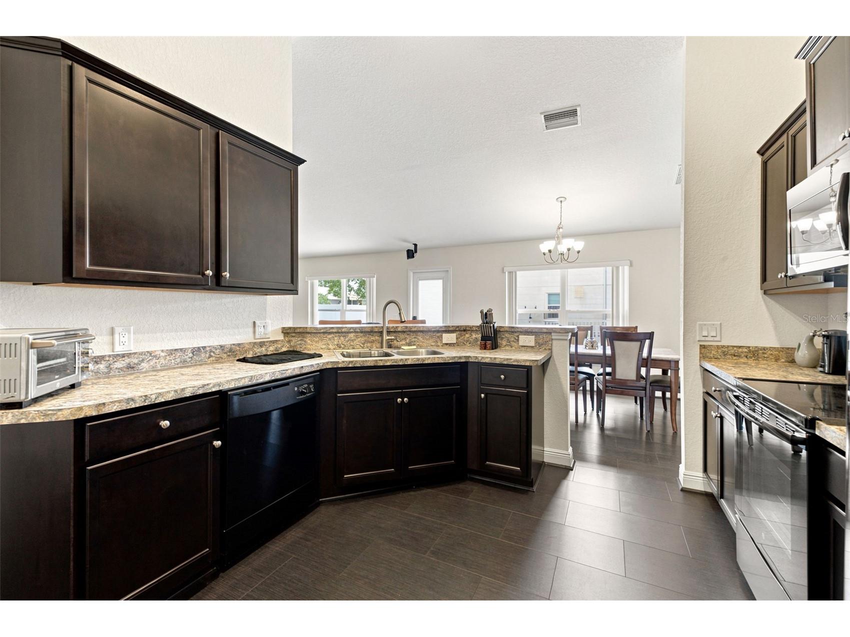 3777 Fantasy Way Brooksville FL 34604 W7887802 image25