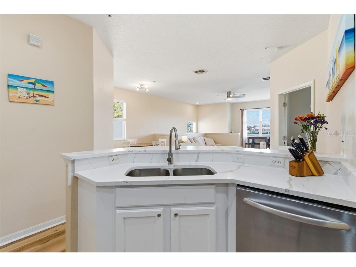 3778 Parkridge Circle #23-201 Sarasota FL 34243 A4672024 image21