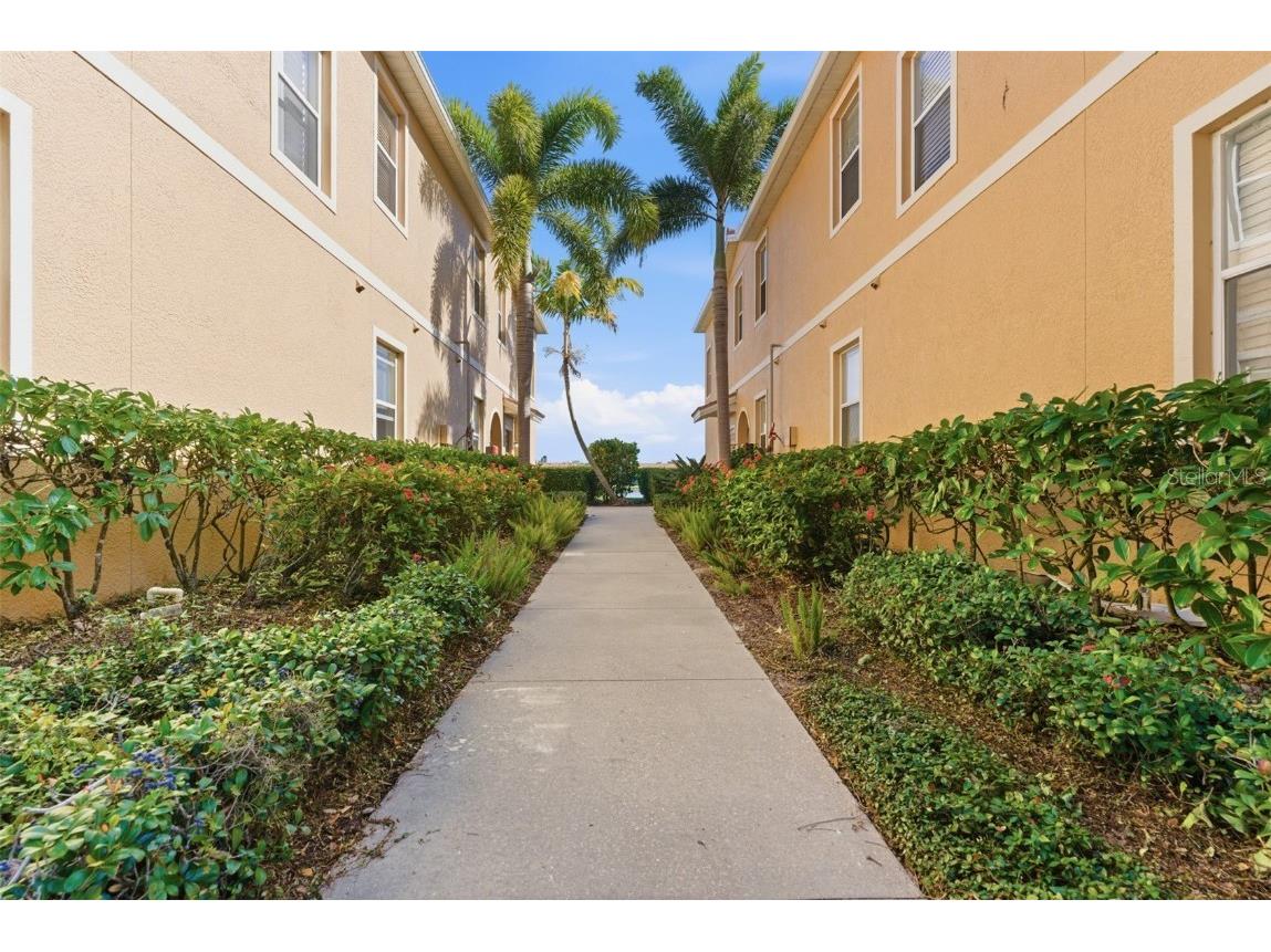 3778 Parkridge Circle #23-201 Sarasota FL 34243 A4672024 image40
